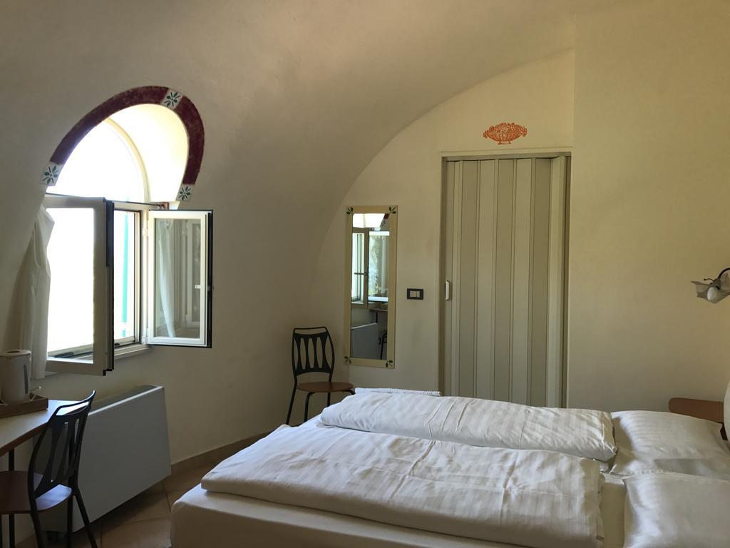 Giardino Di Sicilia Guest House SantʼAgata di Militello Екстериор снимка
