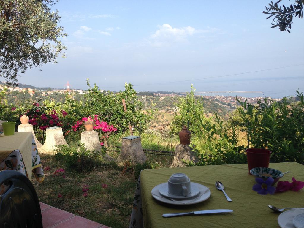Giardino Di Sicilia Guest House SantʼAgata di Militello Екстериор снимка